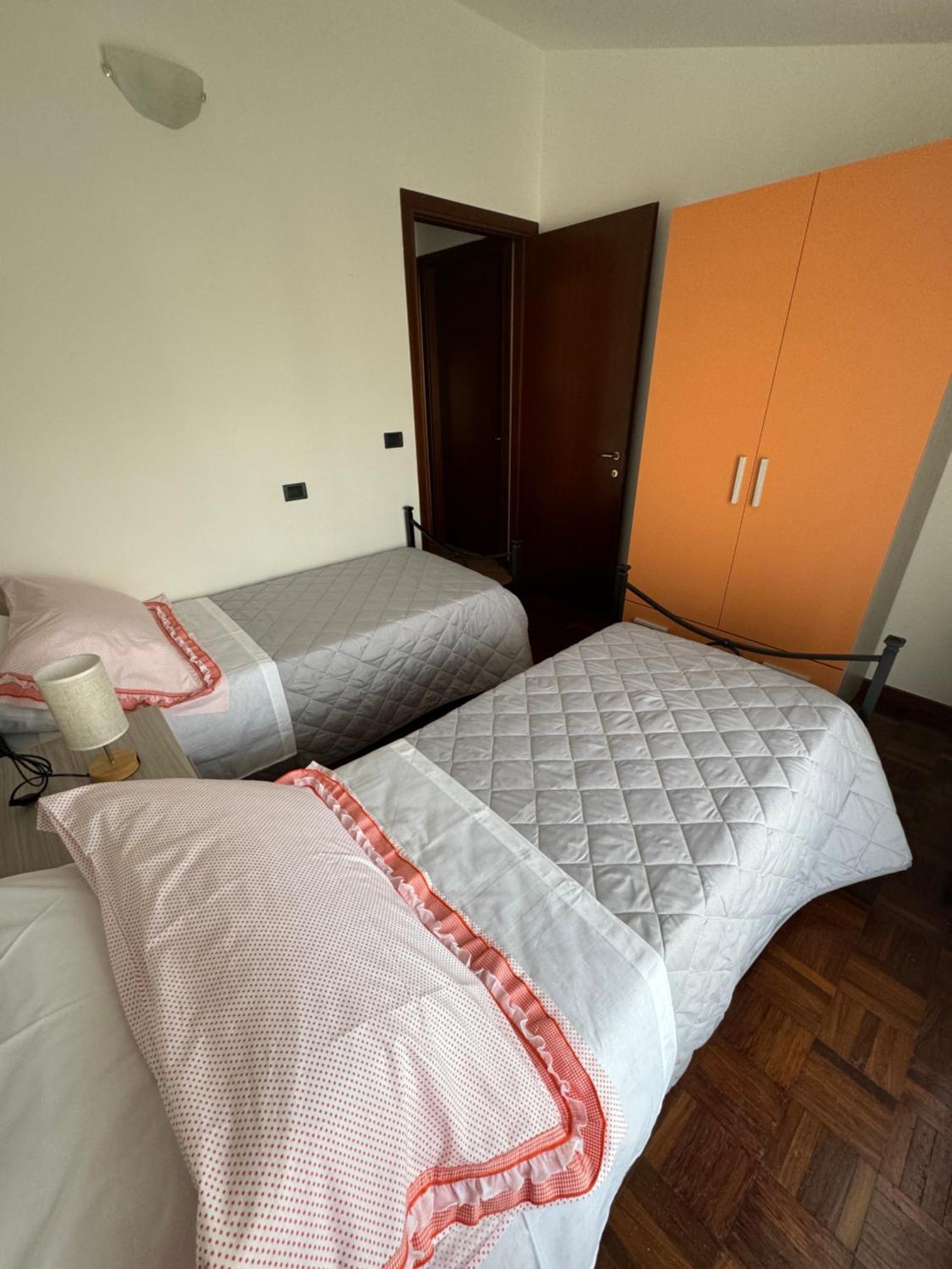 La Vie En Rose Apartment
